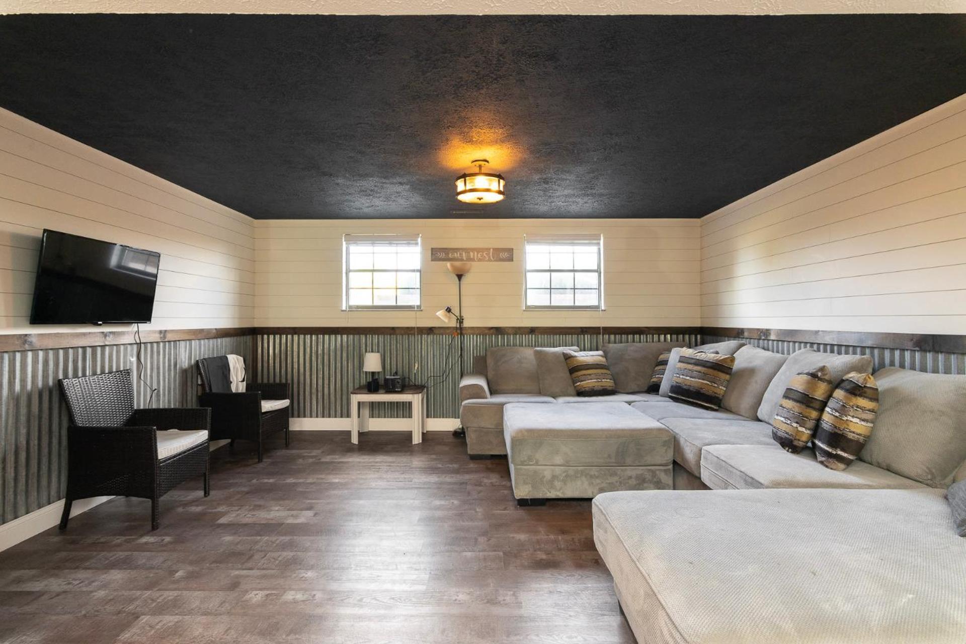 Spacious Family - Near The Ark Holiday home *